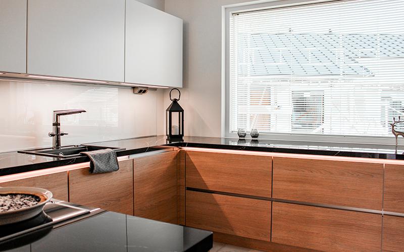 Kiinteä puualumiini-ikkuna